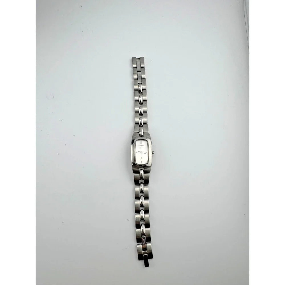 Fossil F2 ES-9833 Women's Silver Tone Stainless Steel Watch Rounded Rectangle - Picture 2 of 4